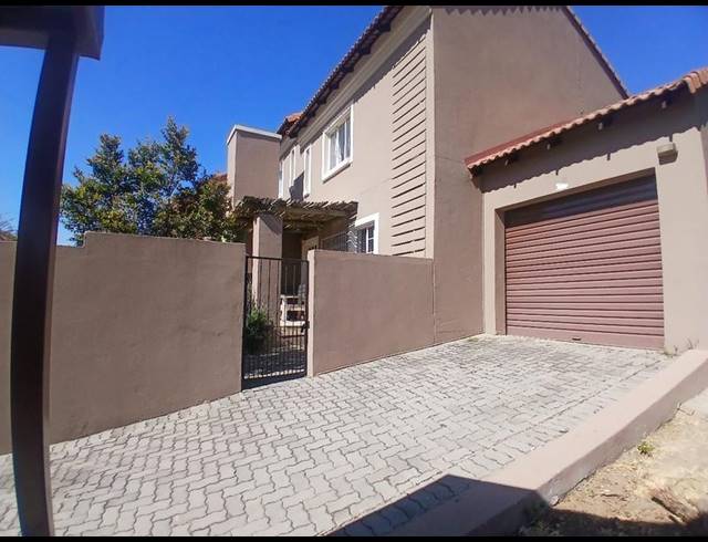2 BEDROOM TOWNHOUSE FOR SALE IN HALFWAY GARDENS